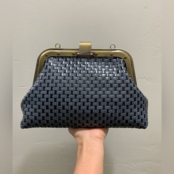 Chic Design Handmade Genuine Woven Leather Push Lock Clutch/Wristlet/Crossbody - Picture 9 of 16